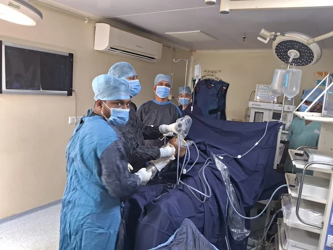 Dr. Amish Shah orthopedic clinic gallery image 5